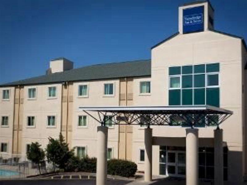 Days Inn & Suites By Wyndham Augusta Near Fort Eisenhower Bagian luar foto