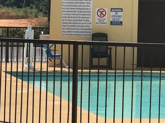 Days Inn & Suites By Wyndham Augusta Near Fort Eisenhower Bagian luar foto