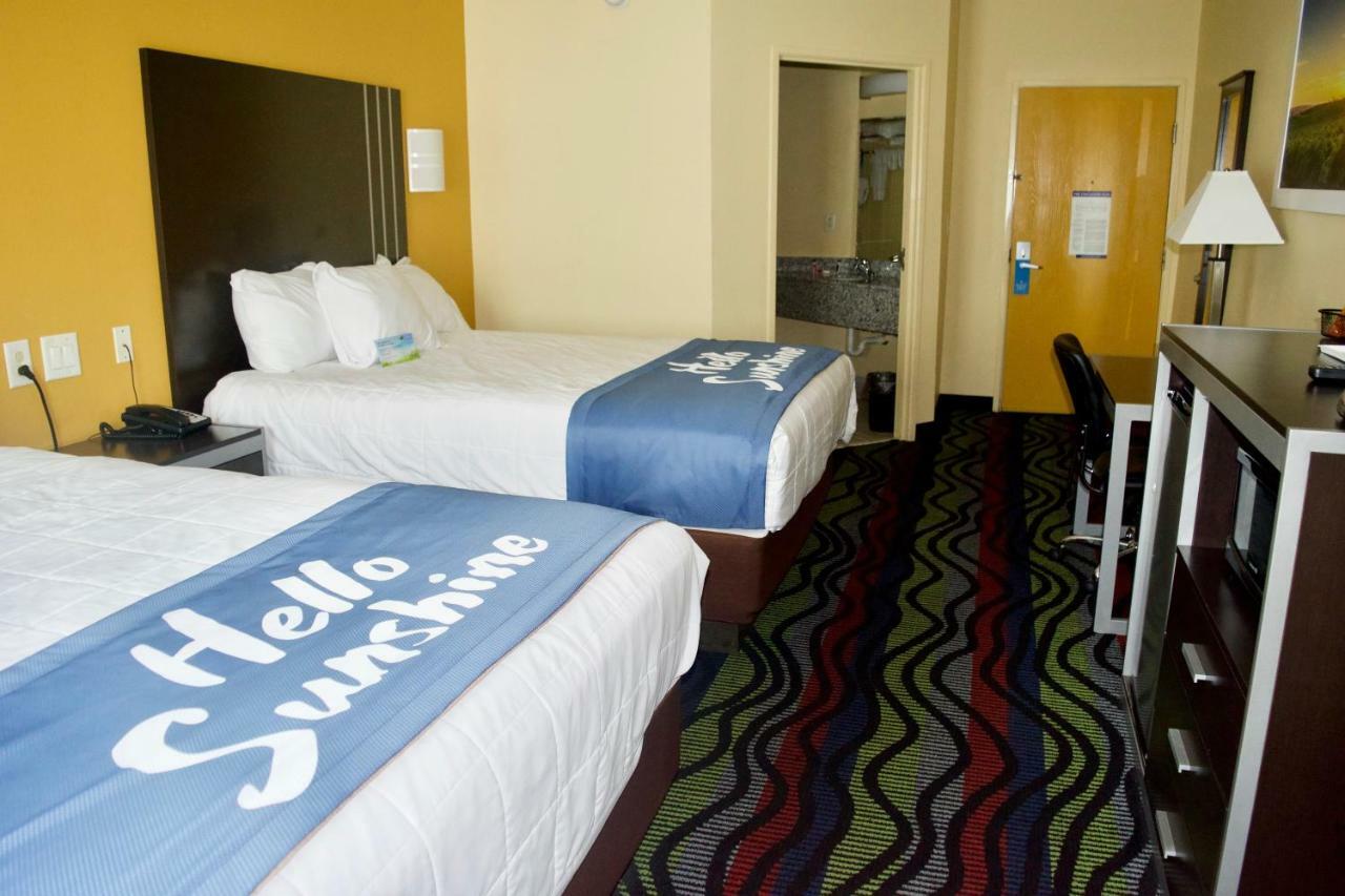 Days Inn & Suites By Wyndham Augusta Near Fort Eisenhower Bagian luar foto